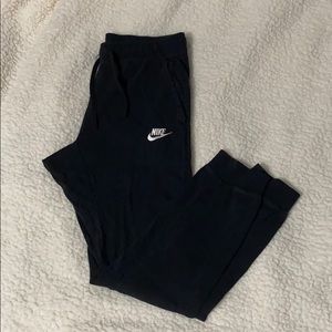 Men’s black Nike jogger sweatpants